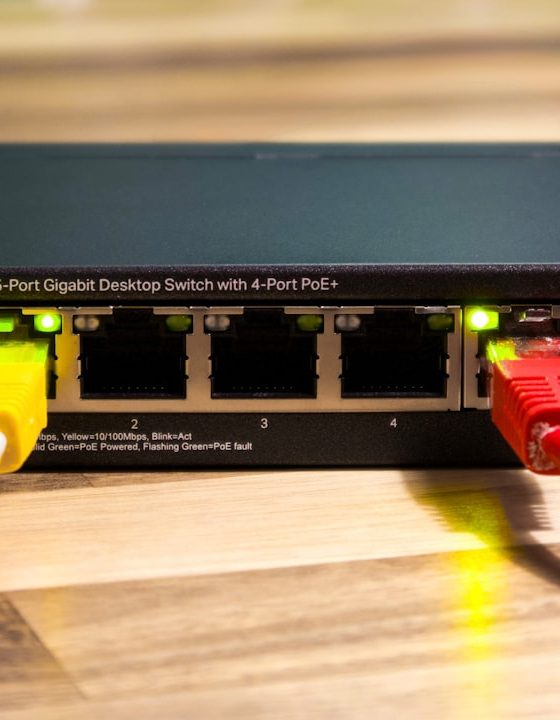 Helmholz FLEXtra SLIM: PROFINET-Switch in 25-mm-Baubreite