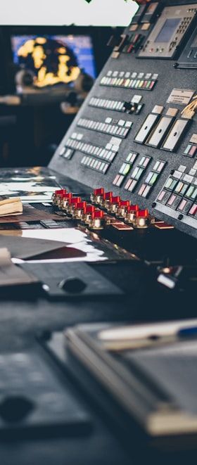 Dold KV 4600: Modulares Elektronikgehäuse für flexible Steuerungsarchitekturen