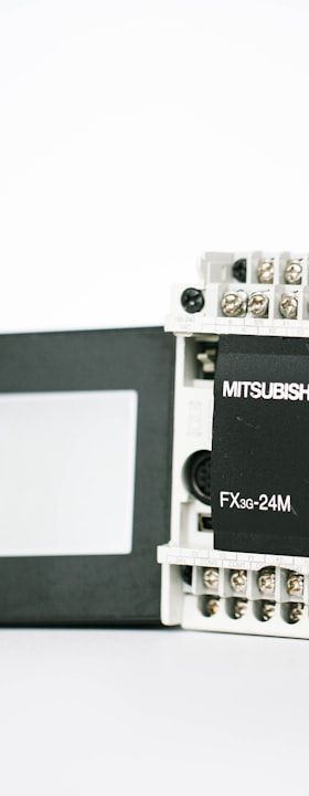 Festo CECC-AX: SPS und Python in einem kompakten Controller für Life-Sciences