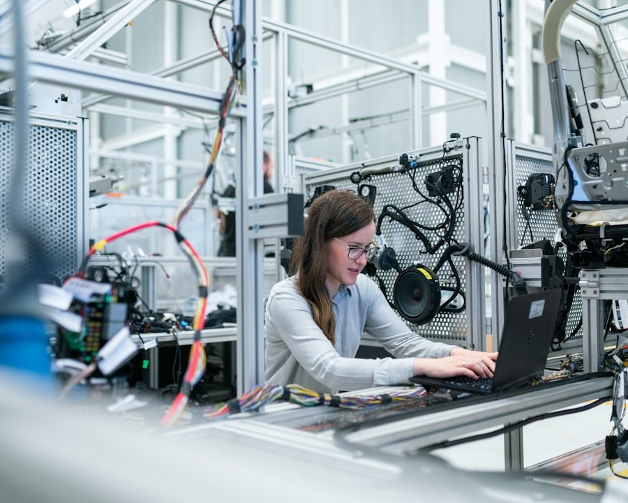 Phoenix Contact erhält doppelte Auszeichnung: Virtual PLCnext Control und VL3 UPC 2440 Edge als 'Product of the Year 2026'